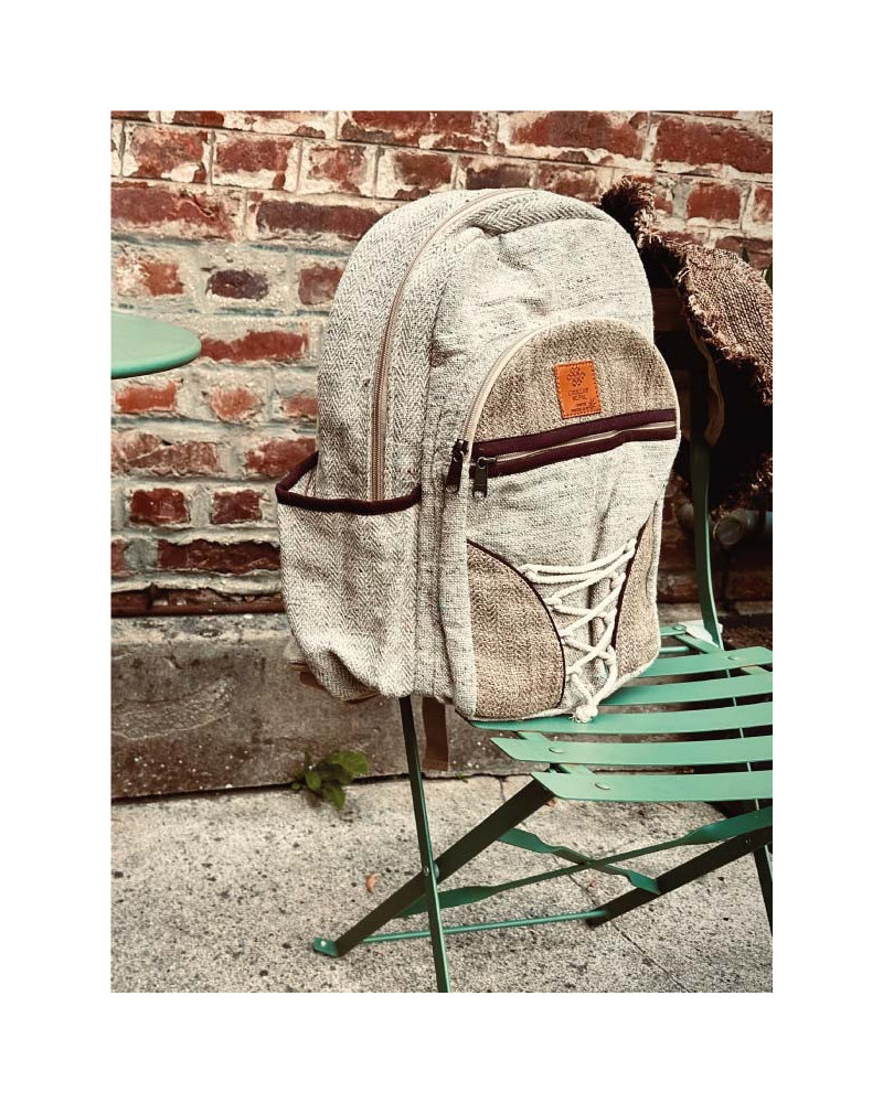 Sac à dos 100% chanvre, issue d'un partenariat avec des artisans népalais