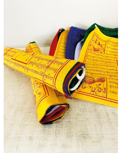 Drapeaux de prières tibétains